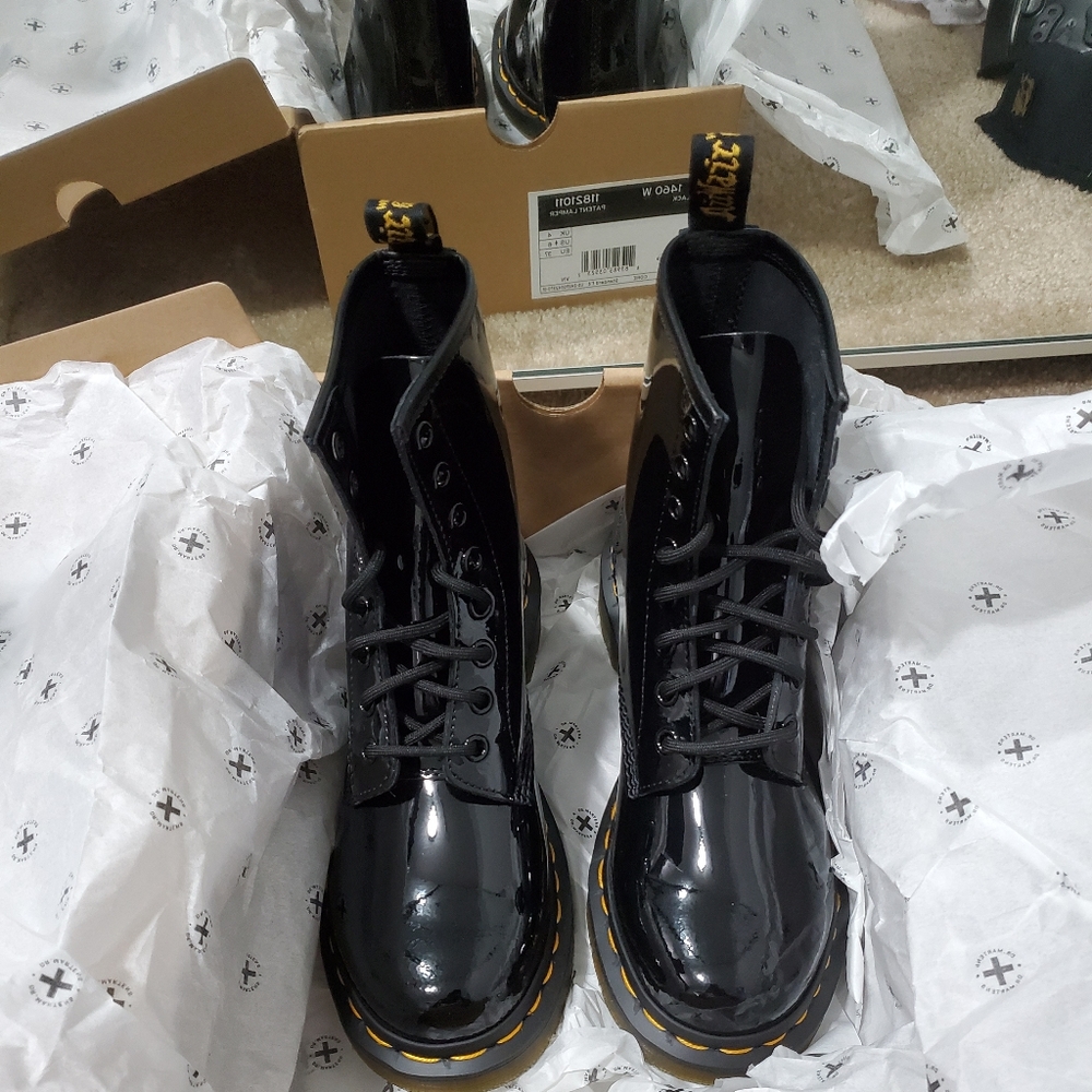 Dr. Martens Black Patent 1460 W US 6/EU 37/UK 4